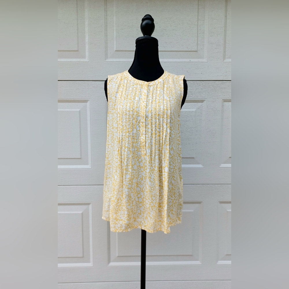 NWT Gap Floral Sleeveless Pleated Blouse Size Small In Yellow